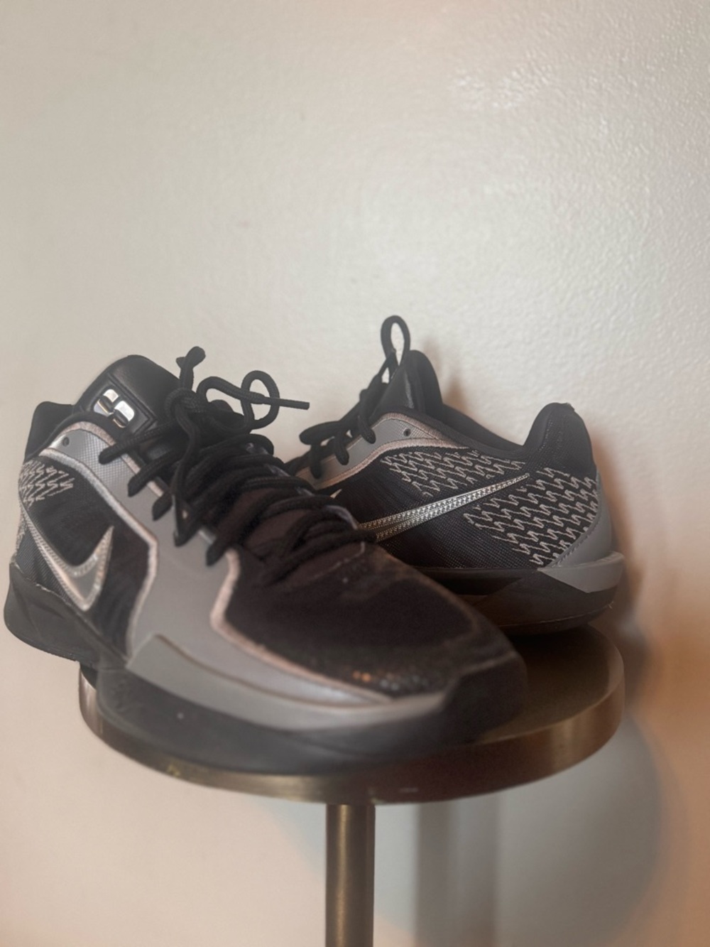 Nike Black and Silver Low-Top Trainers